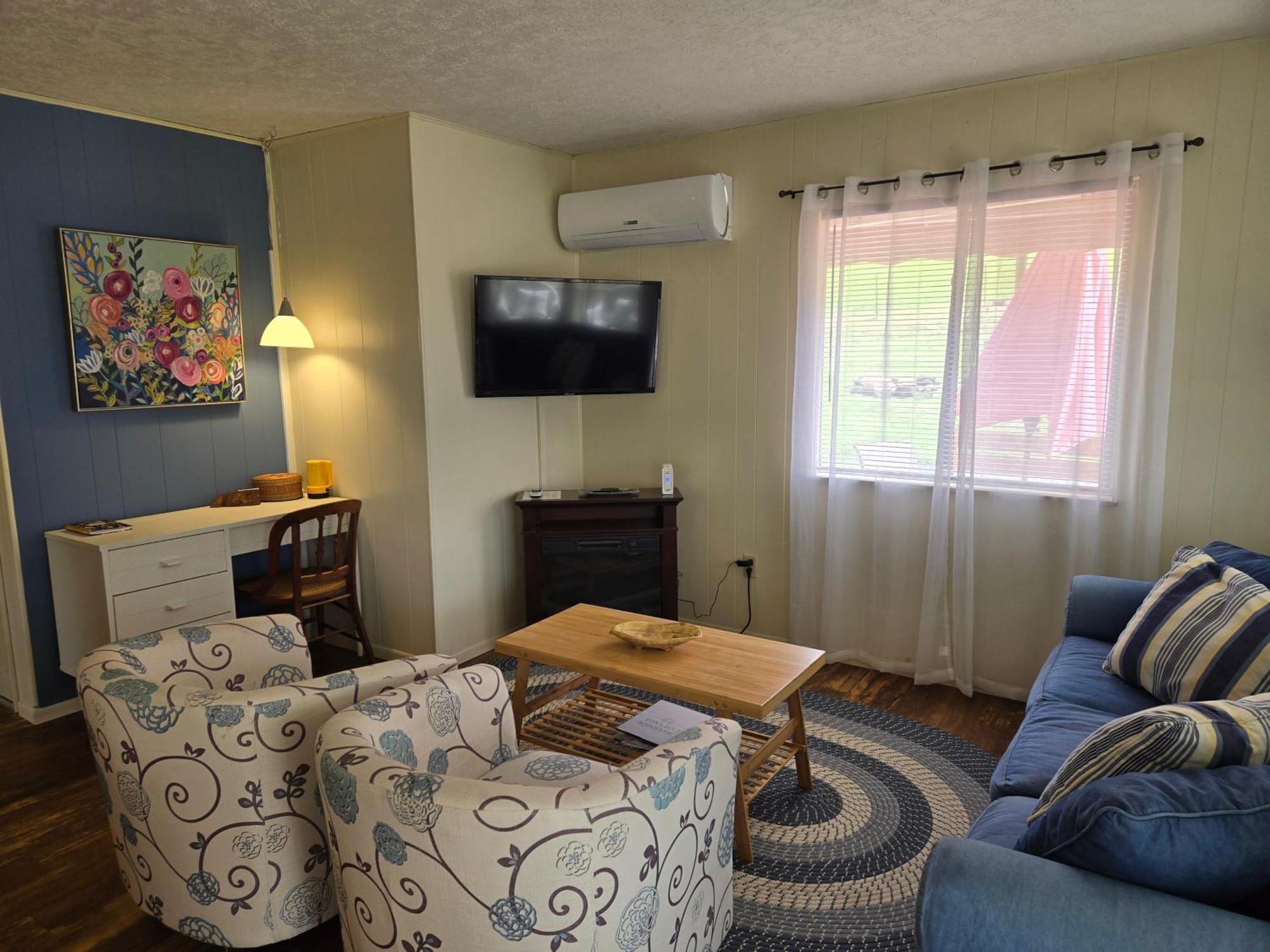 Bryson City Creekside Home With Hot Tub- 3 Bedroom-2 Bath Home 외부 사진
